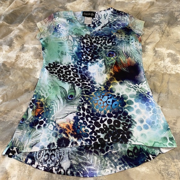Fresh FX Women’s SZ S Short SleeveV-Neck Peacock Feather Print T-Shirt - Picture 12 of 13